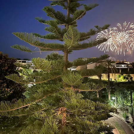 The Du Comte - Private Terrasse And Park View アパート